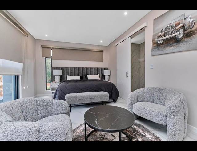 5 BEDROOM CLUSTER FOR SALE IN MORNINGSIDE